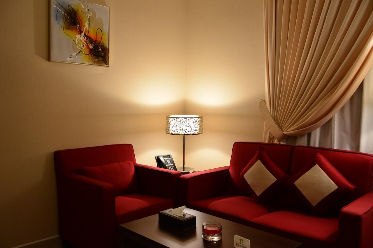 Home Inn Hotel Suites อัลโคห์บาร์ ภายนอก รูปภาพ