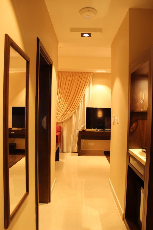 Home Inn Hotel Suites อัลโคห์บาร์ ภายนอก รูปภาพ